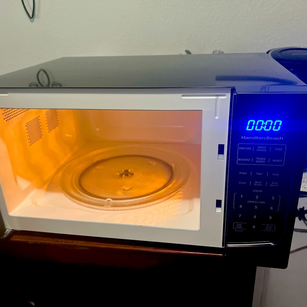 Hamilton beach microwave 1600 W